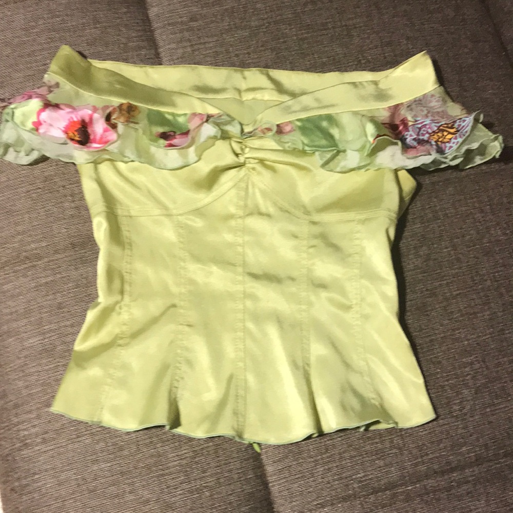 Off-shoulders summer blouse